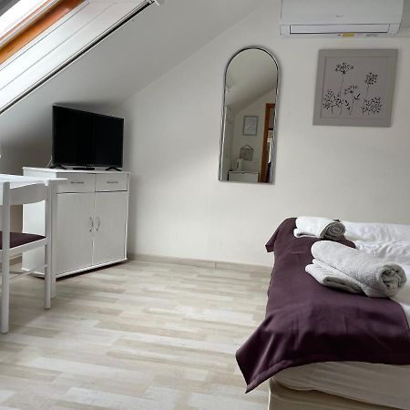 Szentesi Panzio Bed & Breakfast Fertőrákos Bagian luar foto