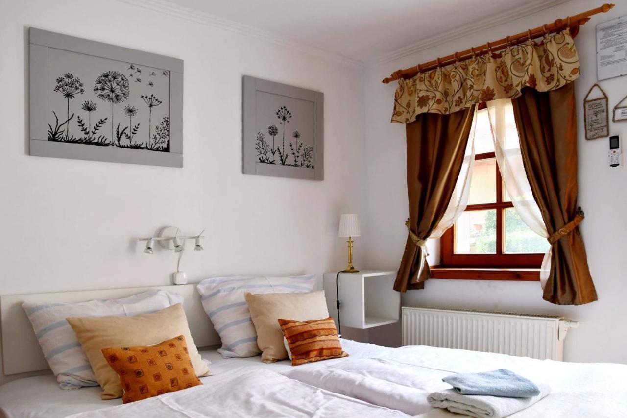 Szentesi Panzio Bed & Breakfast Fertőrákos Bagian luar foto