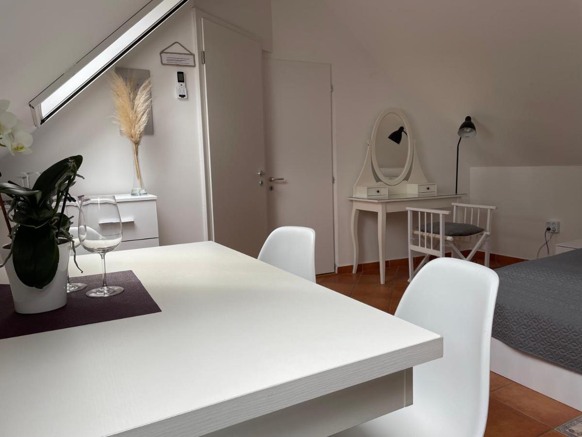 Szentesi Panzio Bed & Breakfast Fertőrákos Bagian luar foto