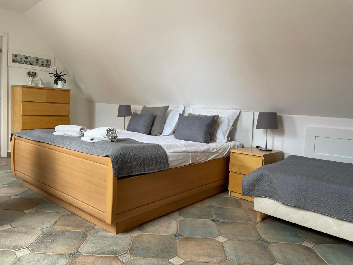 Szentesi Panzio Bed & Breakfast Fertőrákos Bagian luar foto