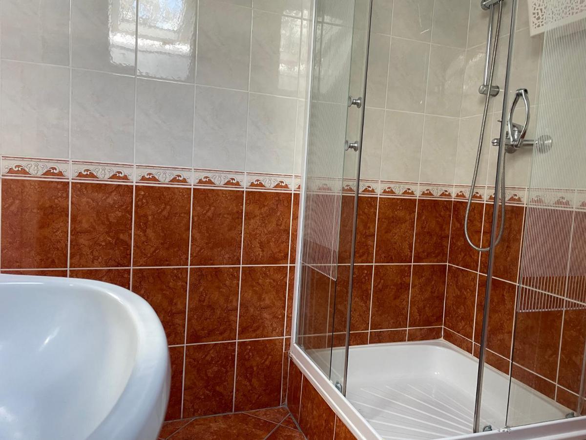 Szentesi Panzio Bed & Breakfast Fertőrákos Bagian luar foto