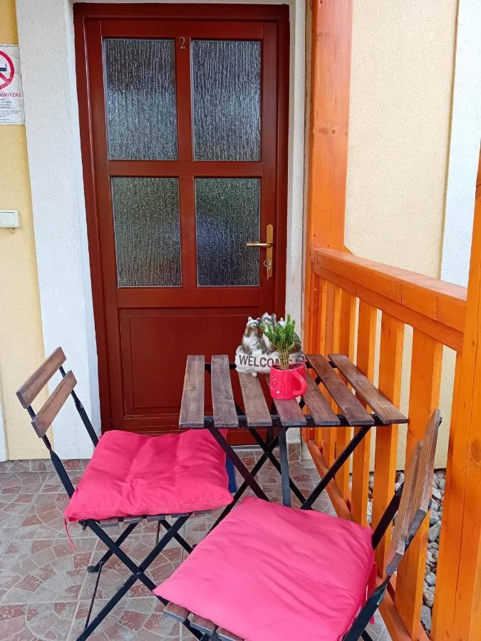 Szentesi Panzio Bed & Breakfast Fertőrákos Bagian luar foto