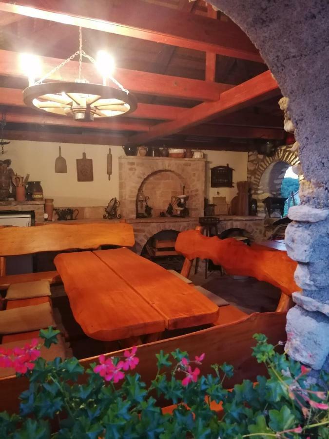 Szentesi Panzio Bed & Breakfast Fertőrákos Bagian luar foto